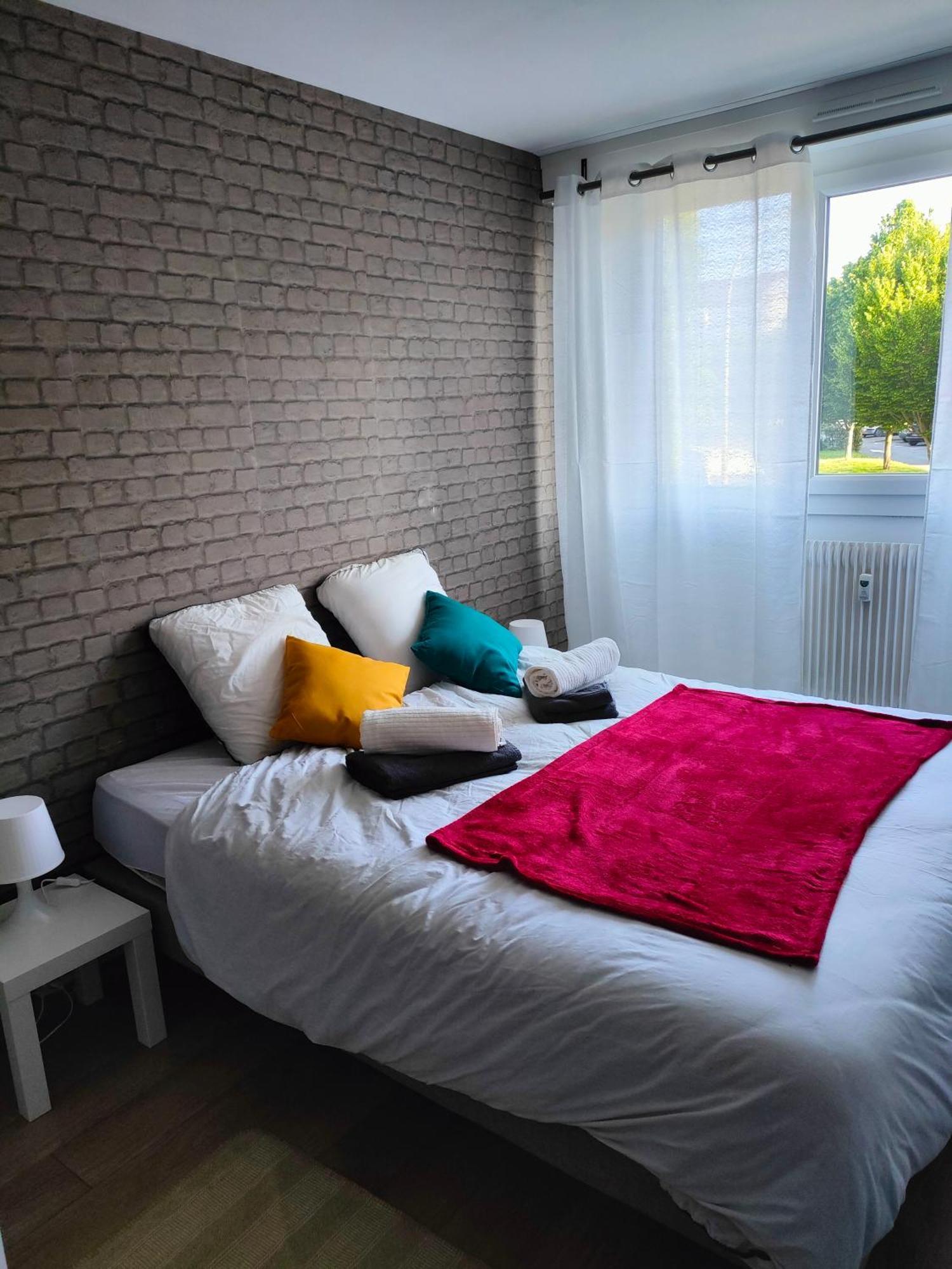 Chaleureux Appartement. 迪南 客房 照片